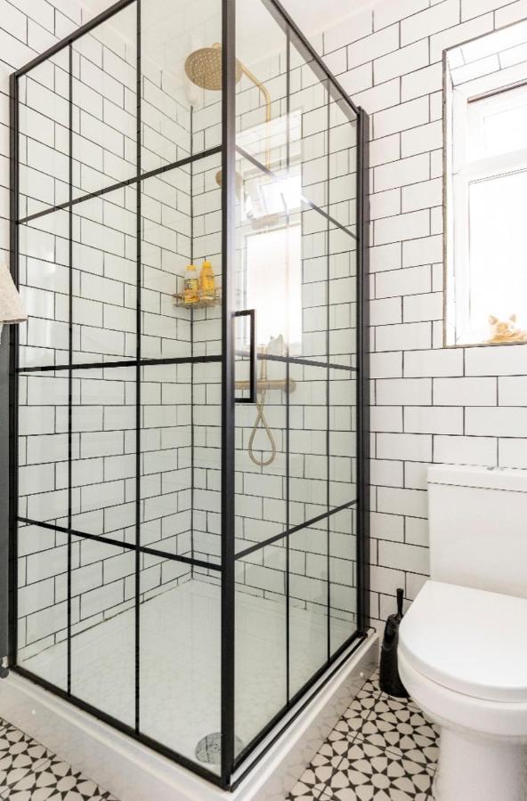 Lovely House London Bagian luar foto