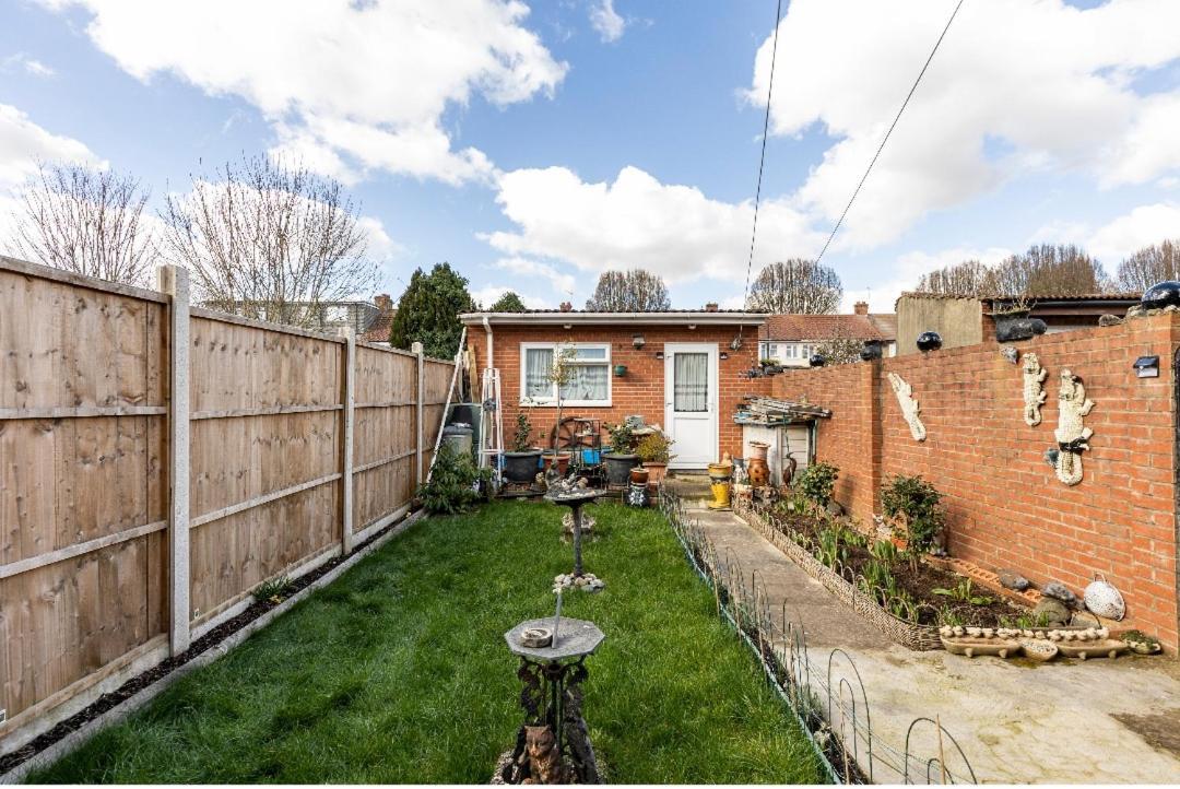Lovely House London Bagian luar foto