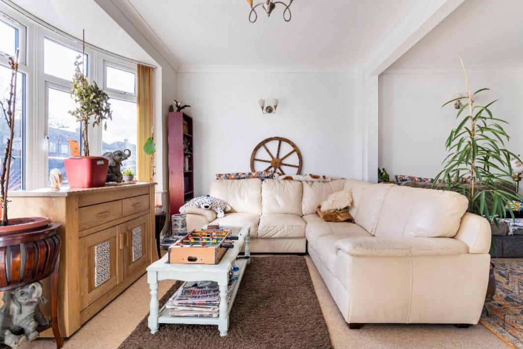 Lovely House London Bagian luar foto